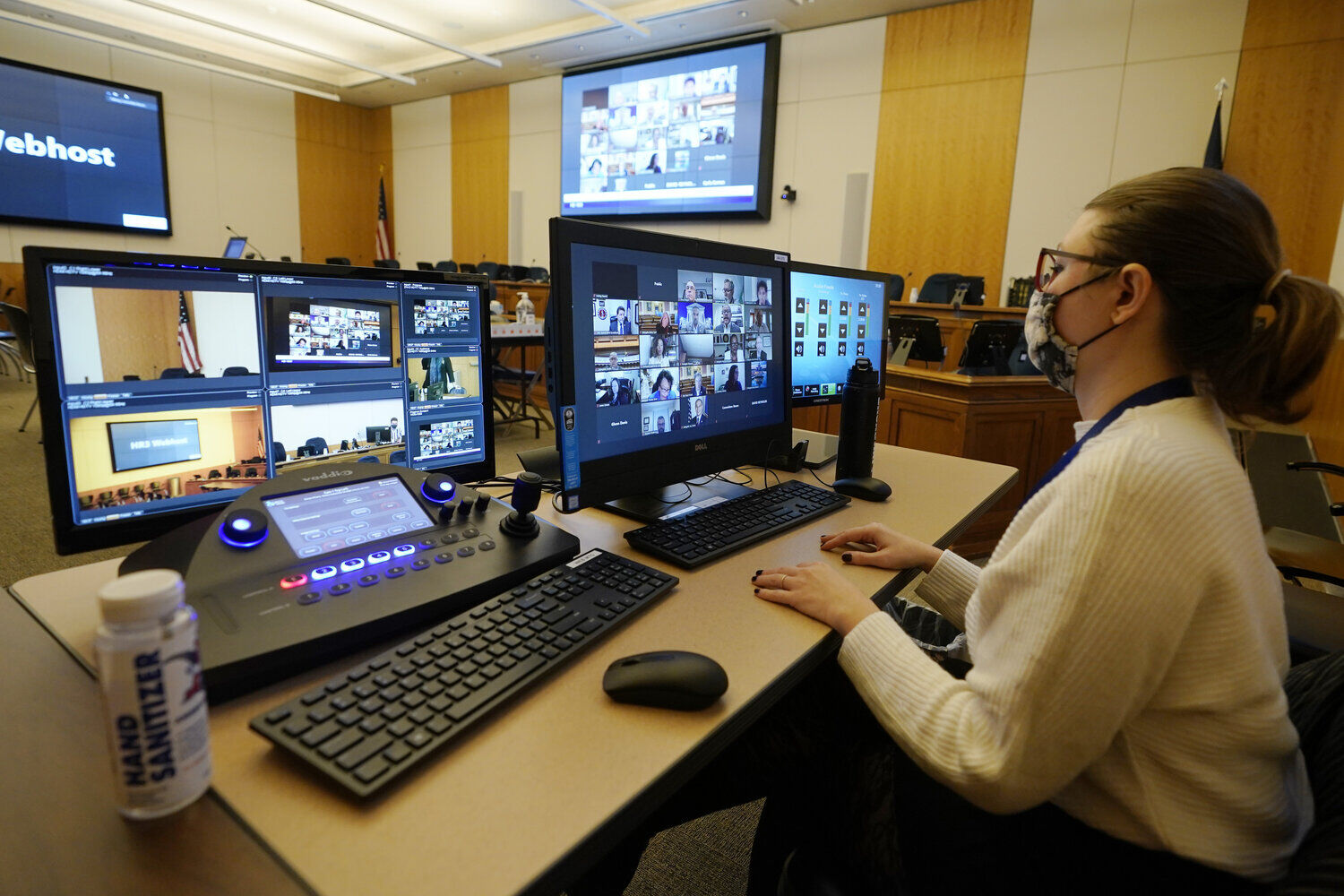 Pandemic redefines 'public' access to government meetings